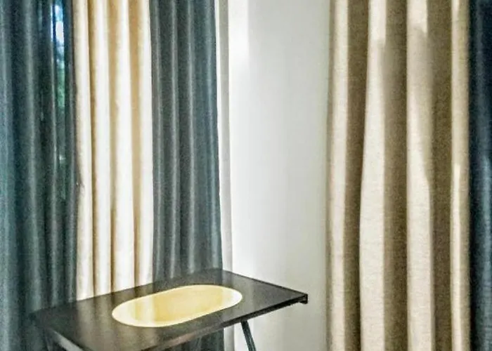 Hometel Barrio House Mactan Hotel